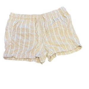 Reitmans Women’s Tan and White Striped Shorts